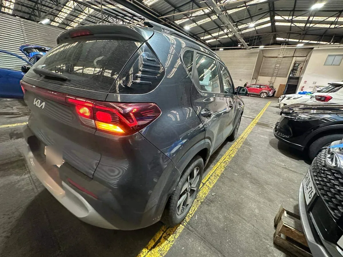 Kia Sonet 1.5 Ex 4x2 6mt 5p año 2022