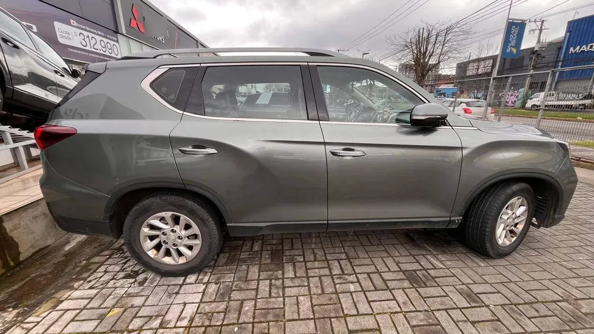 Ssangyong Rexton 2.2t Lx Diesel 4x2 2ab 8at 5p año 2022