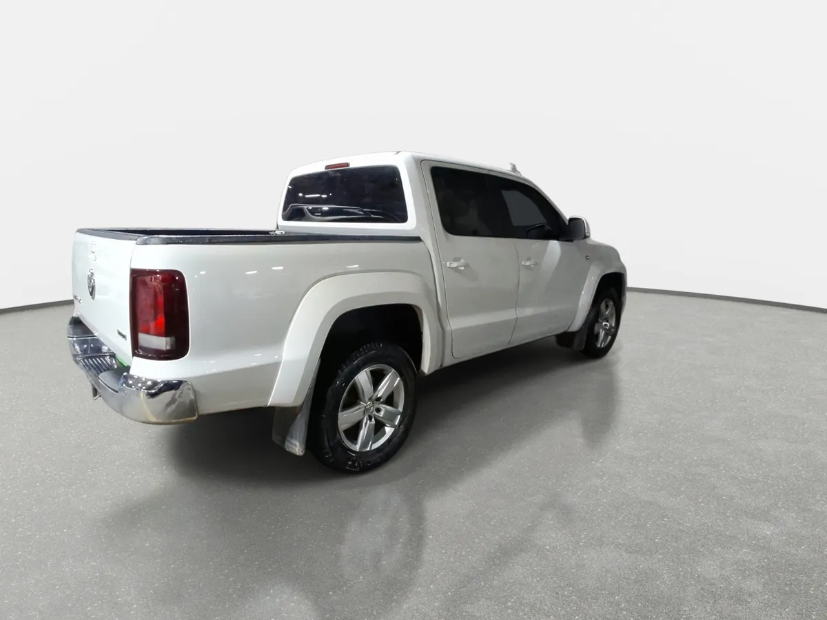 Volkswagen Amarok 2.0 Highline Diesel 4motion 4x4 Dob. Cab. At 4p año 2023