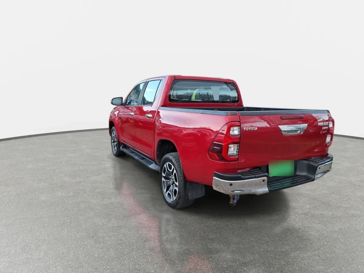 Toyota Hilux 2.8 Srv Diesel 4x4 Dob. Cab. At 4p año 2024