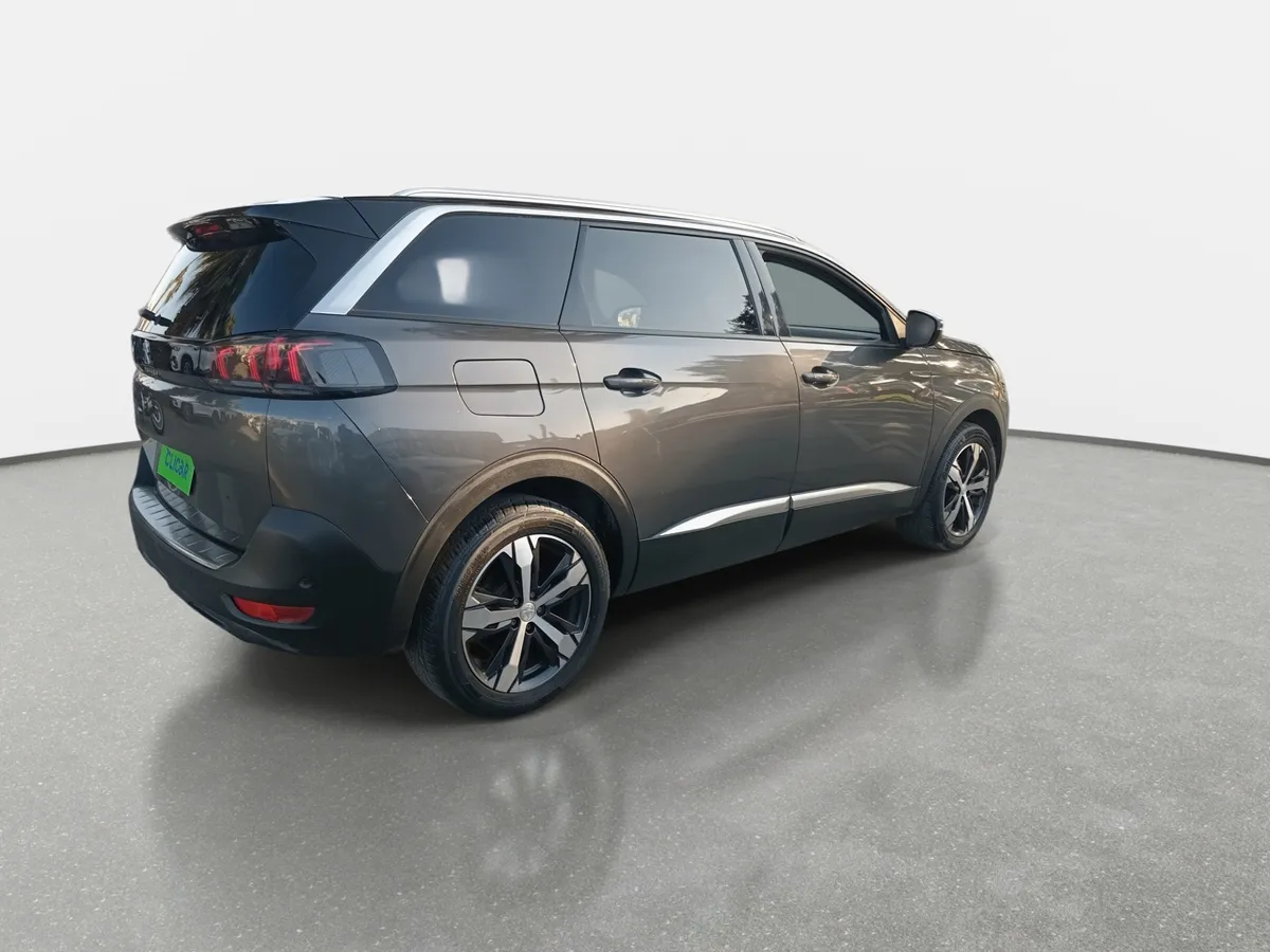 Peugeot 5008 1.5 Allure Pack Bluehdi 130 4x2 Eat8 5p año 2024