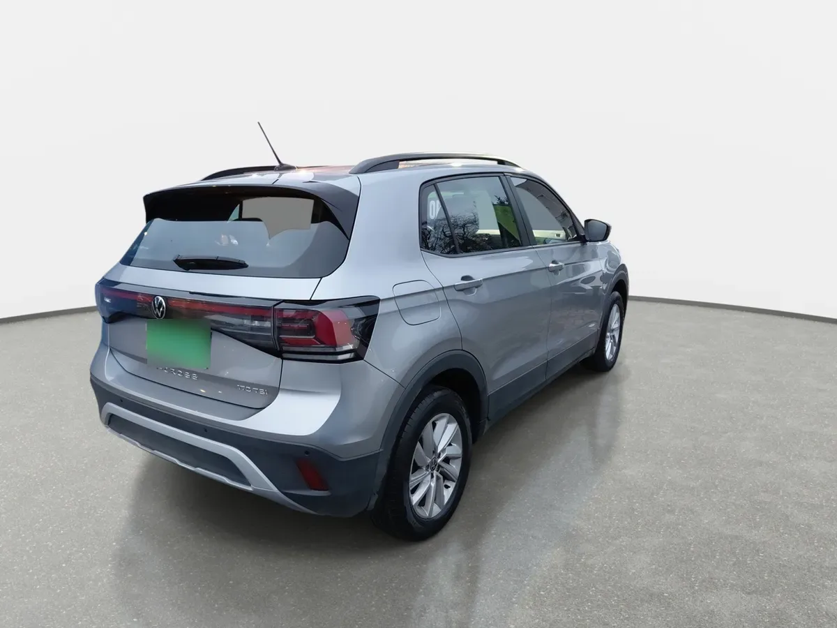 Volkswagen T-Cross 1.0 Tsi Trendline 4x2 5mt 5p año 2025