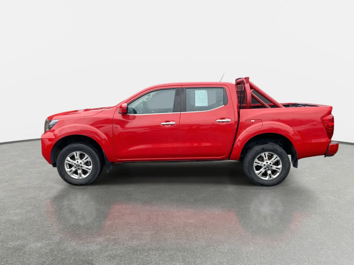 Nissan Navara 2.3d Xe Diesel 4x2 Dob.cab. Mt 4p año 2024