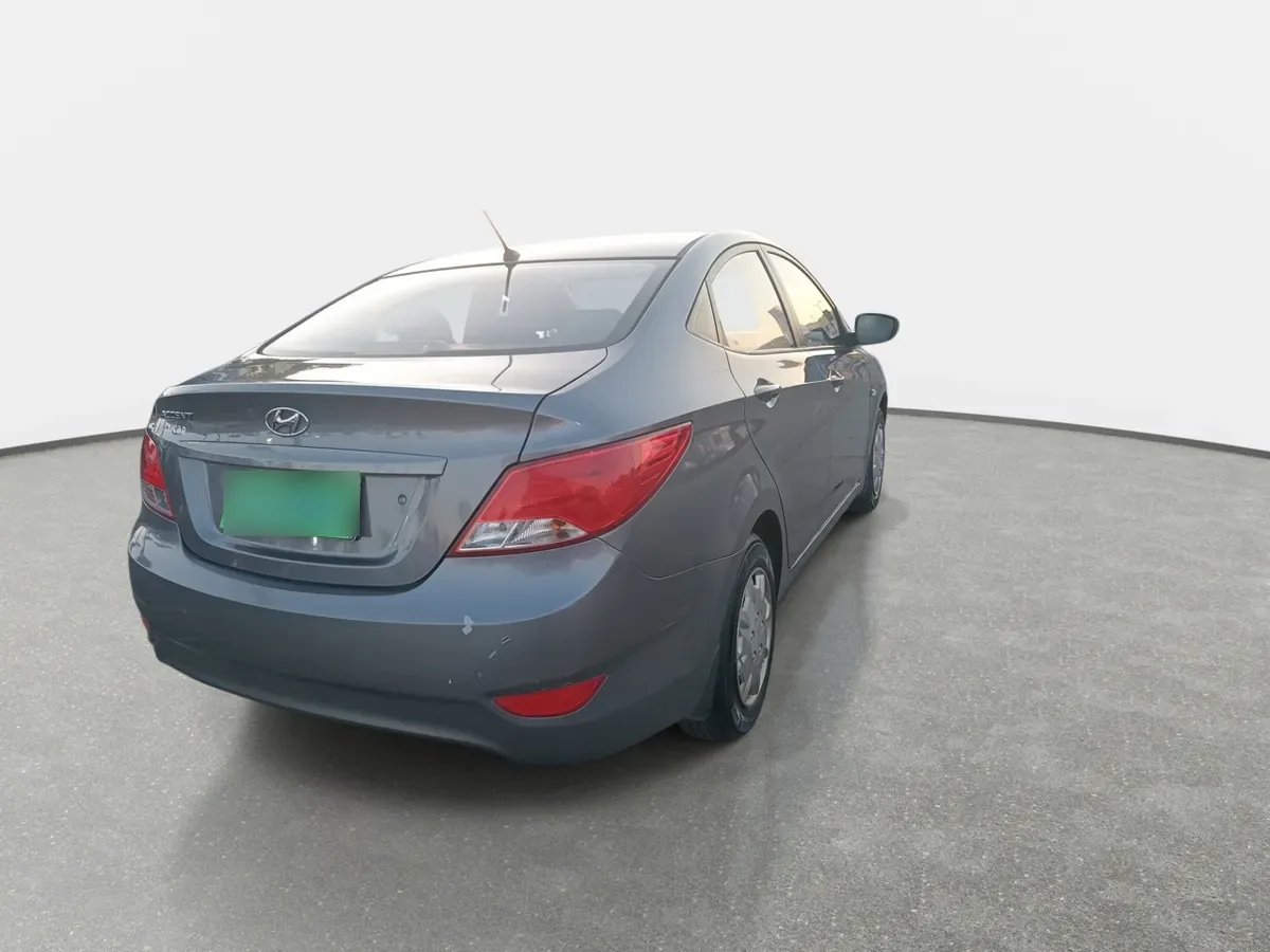 Hyundai Accent 1.4 Gl Rb 4x2 Sdn 2ab Ac Abs At 4p año 2016