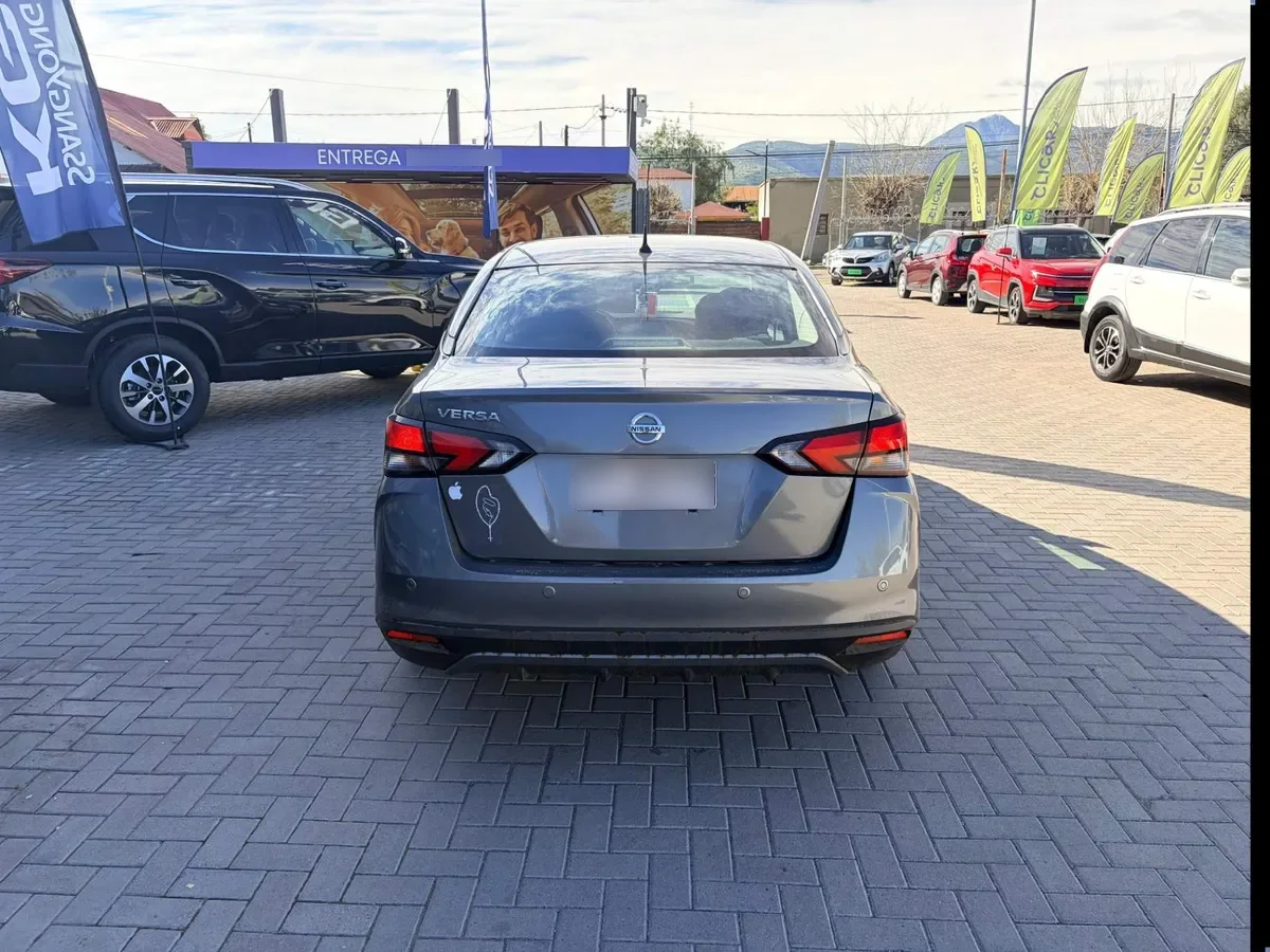 Nissan Versa 1.6 Sense 4x2 Mt 4p año 2021