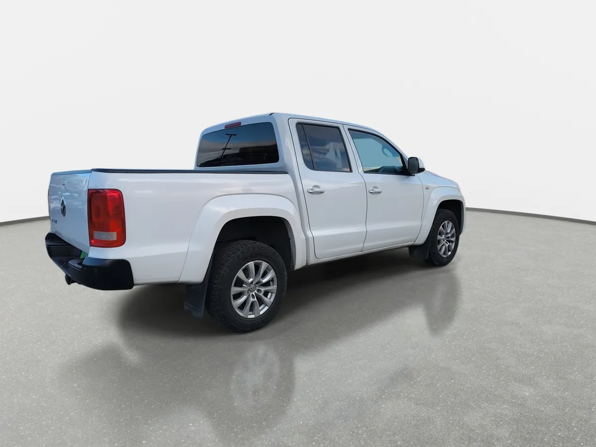 Volkswagen Amarok 2.0 Trendline Diesel 4motion 4x4 Dob. Cab. Mt 4p año 2023