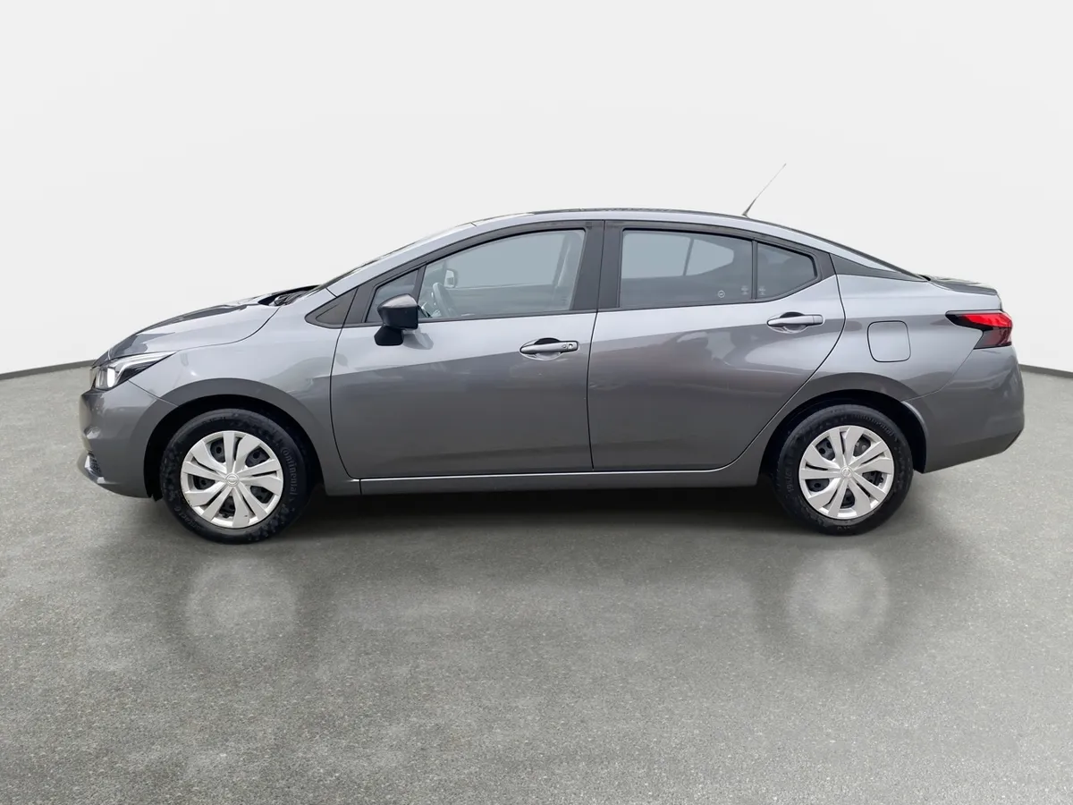 Nissan Versa 1.6 Sense 4x2 Mt 4p año 2023