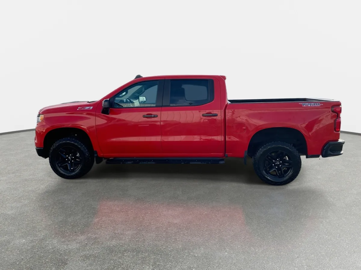 Chevrolet Silverado 5.3 Lt R Trail Boss Z71 4x4 At 4p año 2024