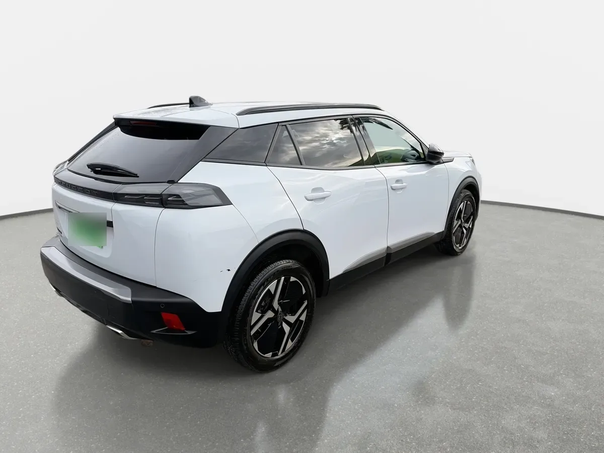Peugeot 2008 1.2 Allure Pack Puretech 130 4x2 Mt 5p año 2024