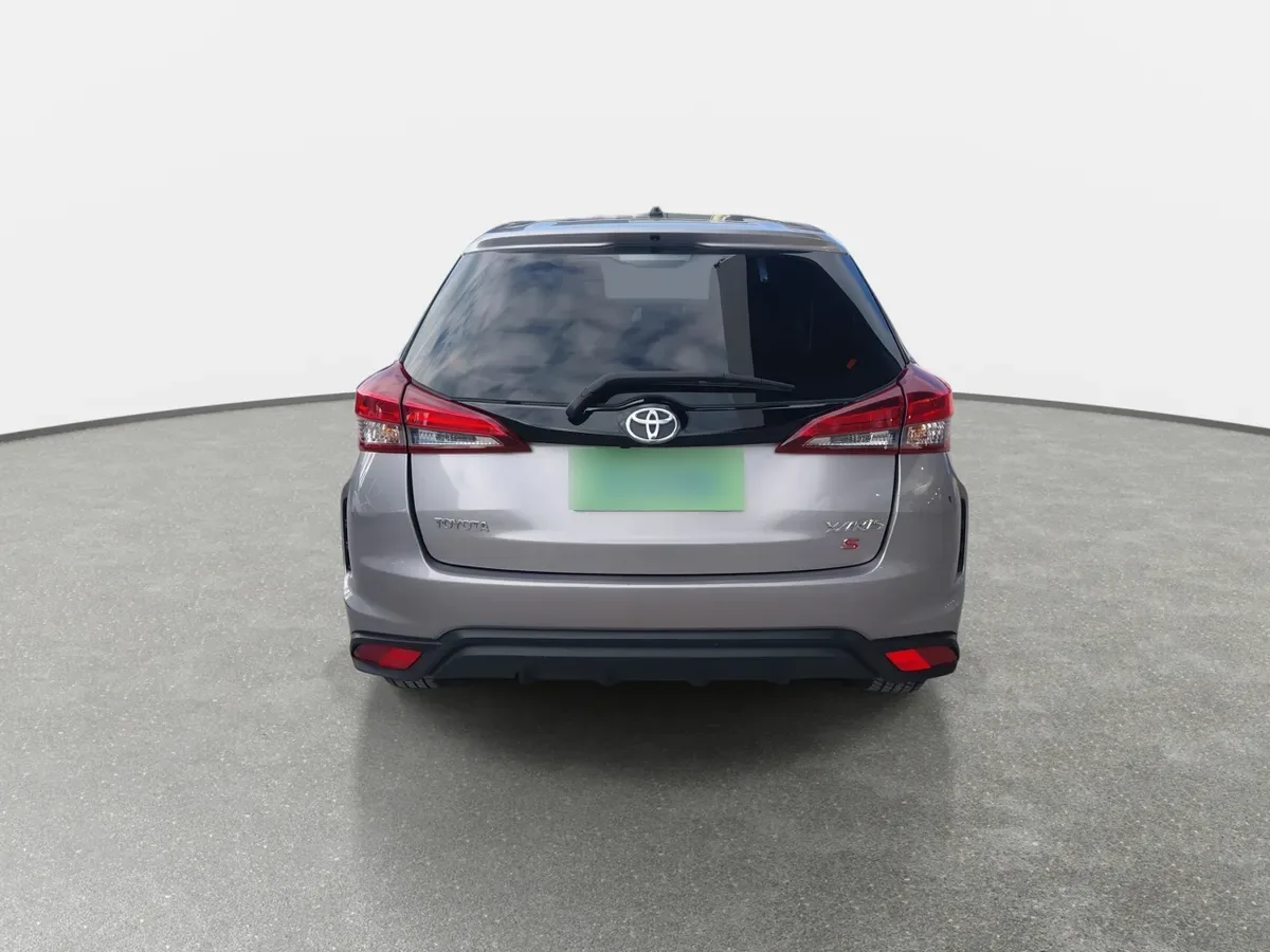 Toyota Yaris 1.5 Sport 4x2 Hb Mt 5p año 2024
