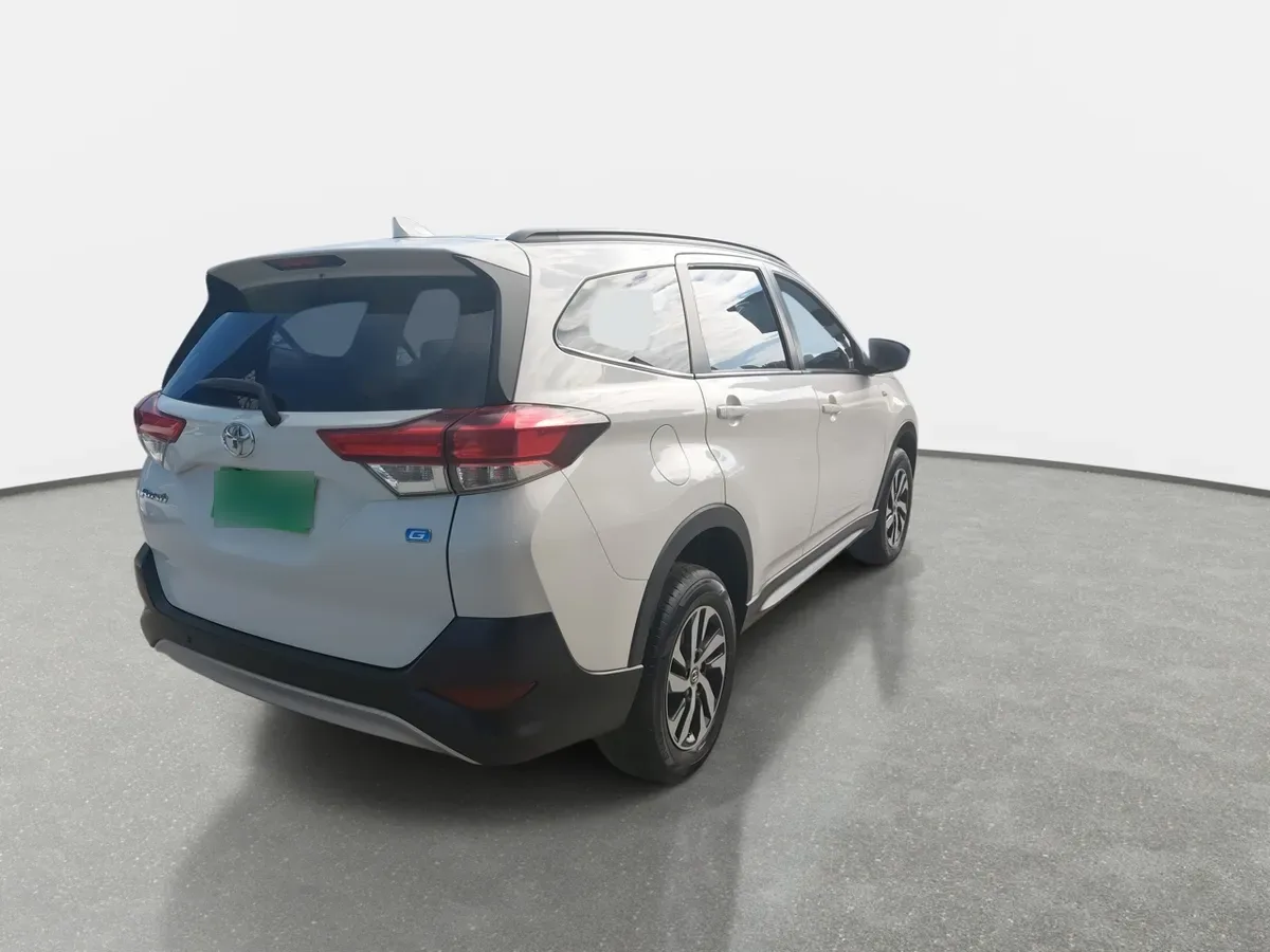 Toyota Rush 1.5 Xei 4x2 Mt 5p año 2023