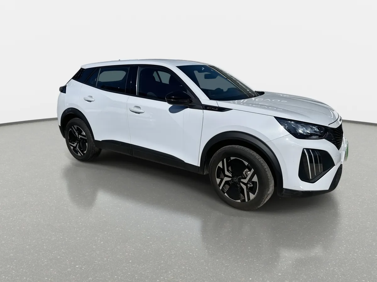 Peugeot 2008 1.2 Active Pack Puretech 130hp 4x2 Mt 5p año 2025