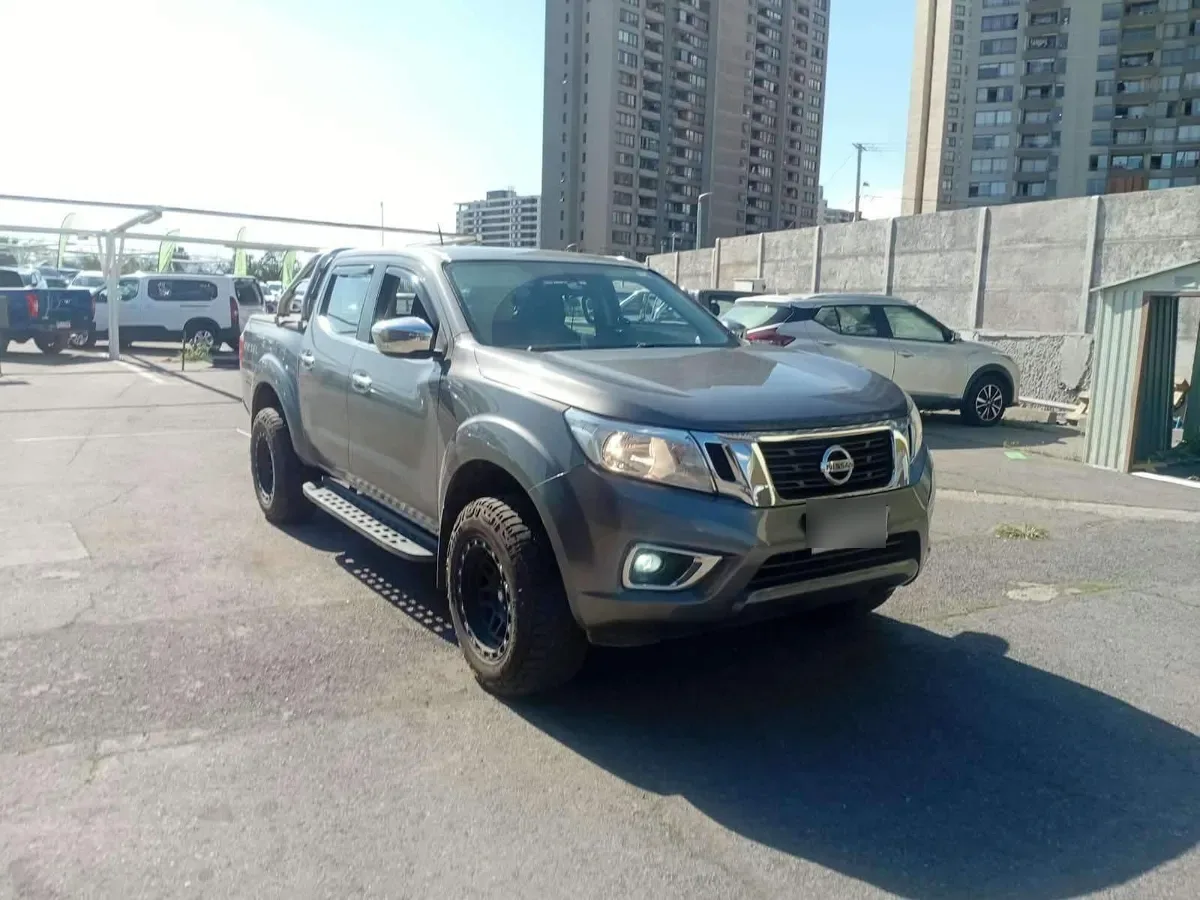 Nissan Np300 2.3 Xe Diesel 2wd Dob. Cab. Mt 4p año 2019