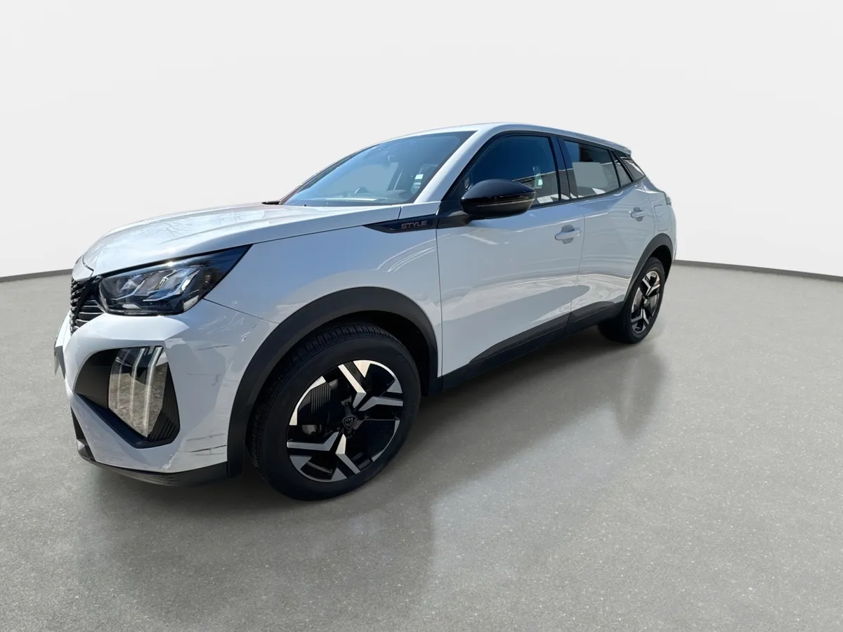 Peugeot 2008 1.2 Active Pack Puretech 130hp 4x2 Mt 5p año 2025