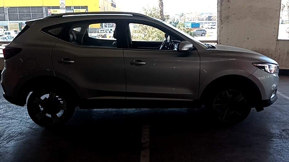 MG Mg Zs 1.5 Comfort 4x2 Mt 5p año 2024