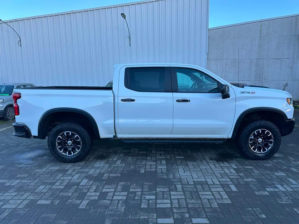 Chevrolet Silverado 6.2 Zr2 4x4 At 4p año 2023
