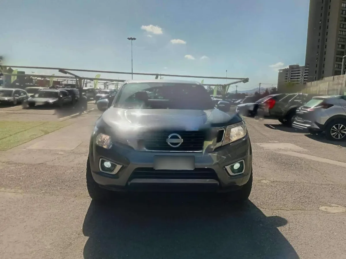 Nissan Np300 2.3 Xe Diesel 2wd Dob. Cab. Mt 4p año 2019