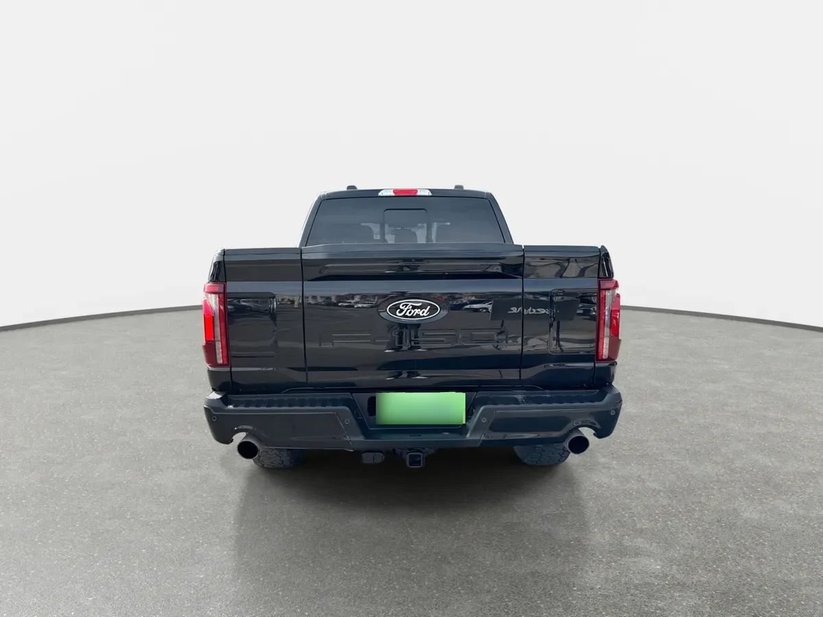 Ford F-150 5.0 Lariat Black Cc 4x4 Dob. Cab. At 4p año 2025