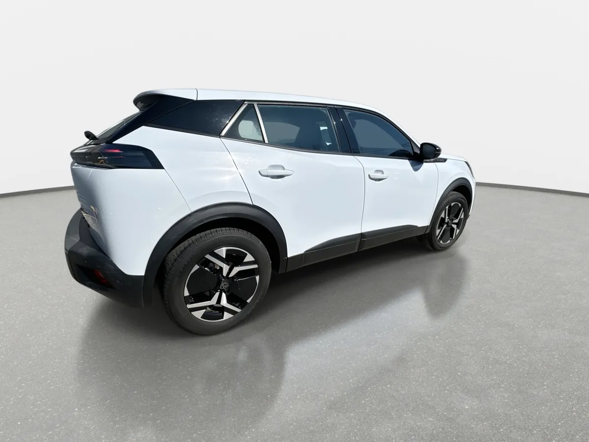 Peugeot 2008 1.2 Active Pack Puretech 130hp 4x2 Mt 5p año 2025