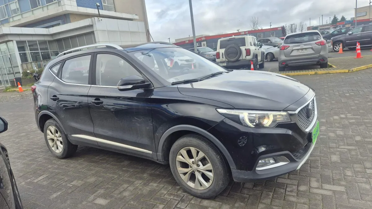 MG Mg Zs 1.5 Std 4x2 Mt 5p año 2023