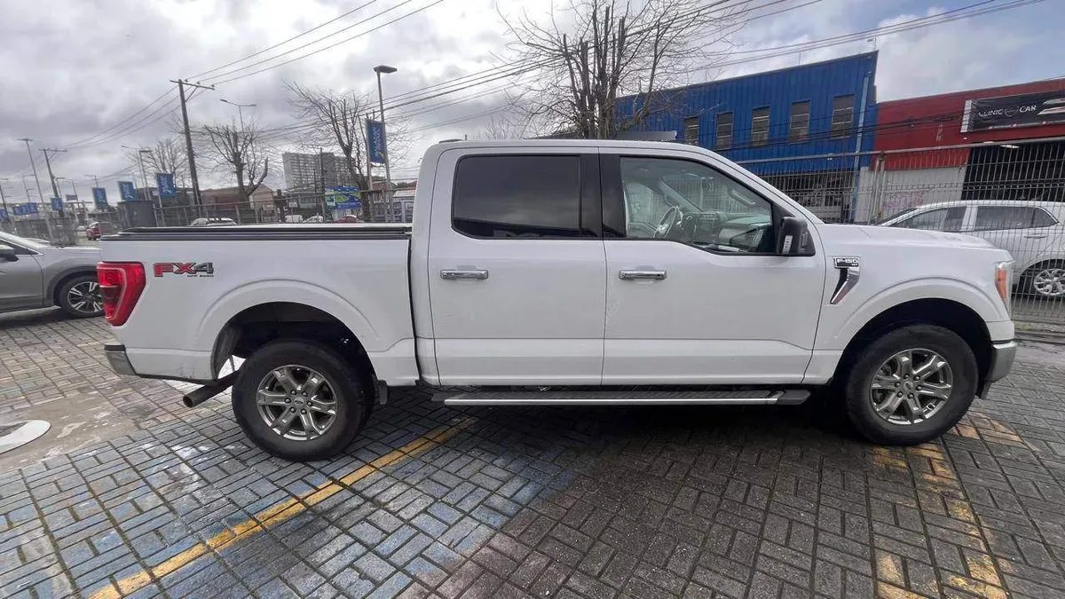 Ford F-150 5.0 Xlt Cc Dob. Cab. 4x4 At 4p año 2024