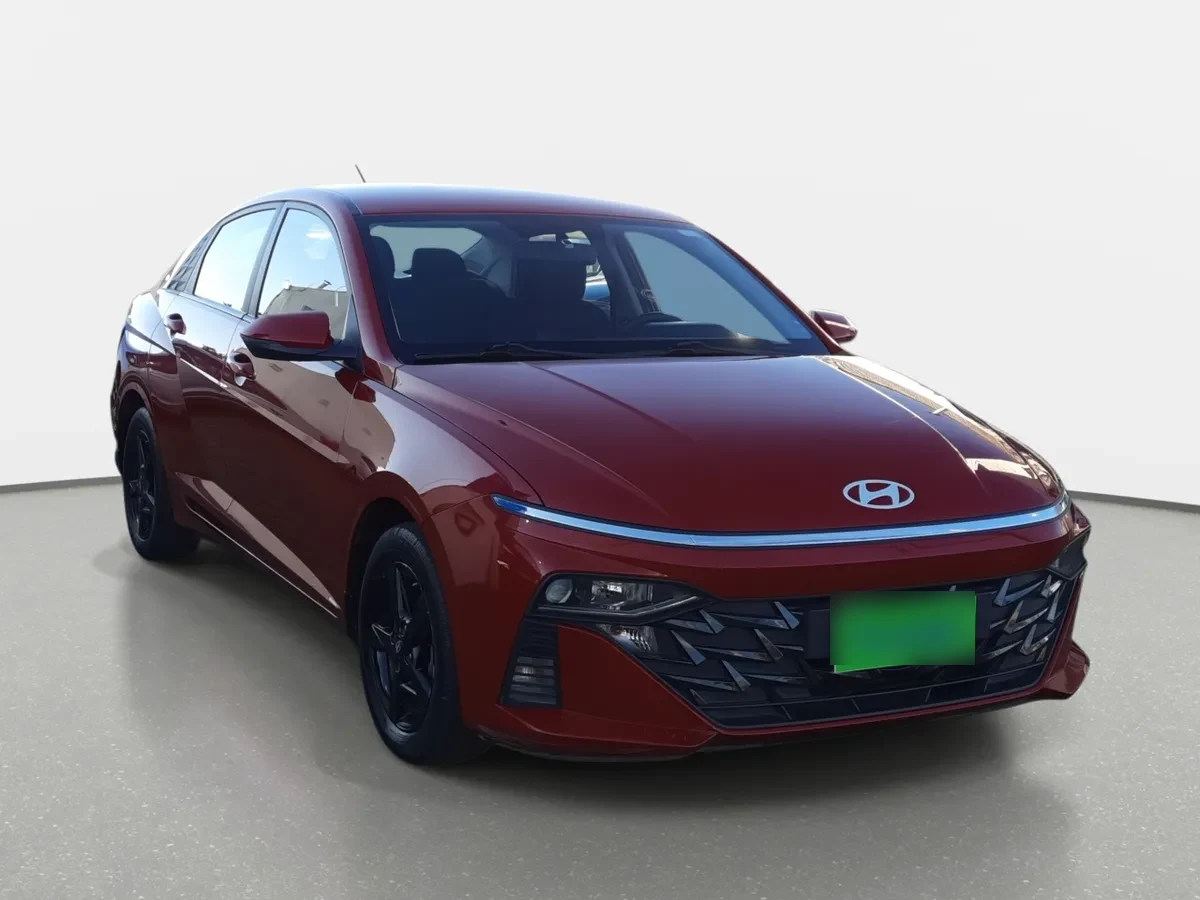 Hyundai Accent 1.5 Design 4x2 Mt 4p año 2024