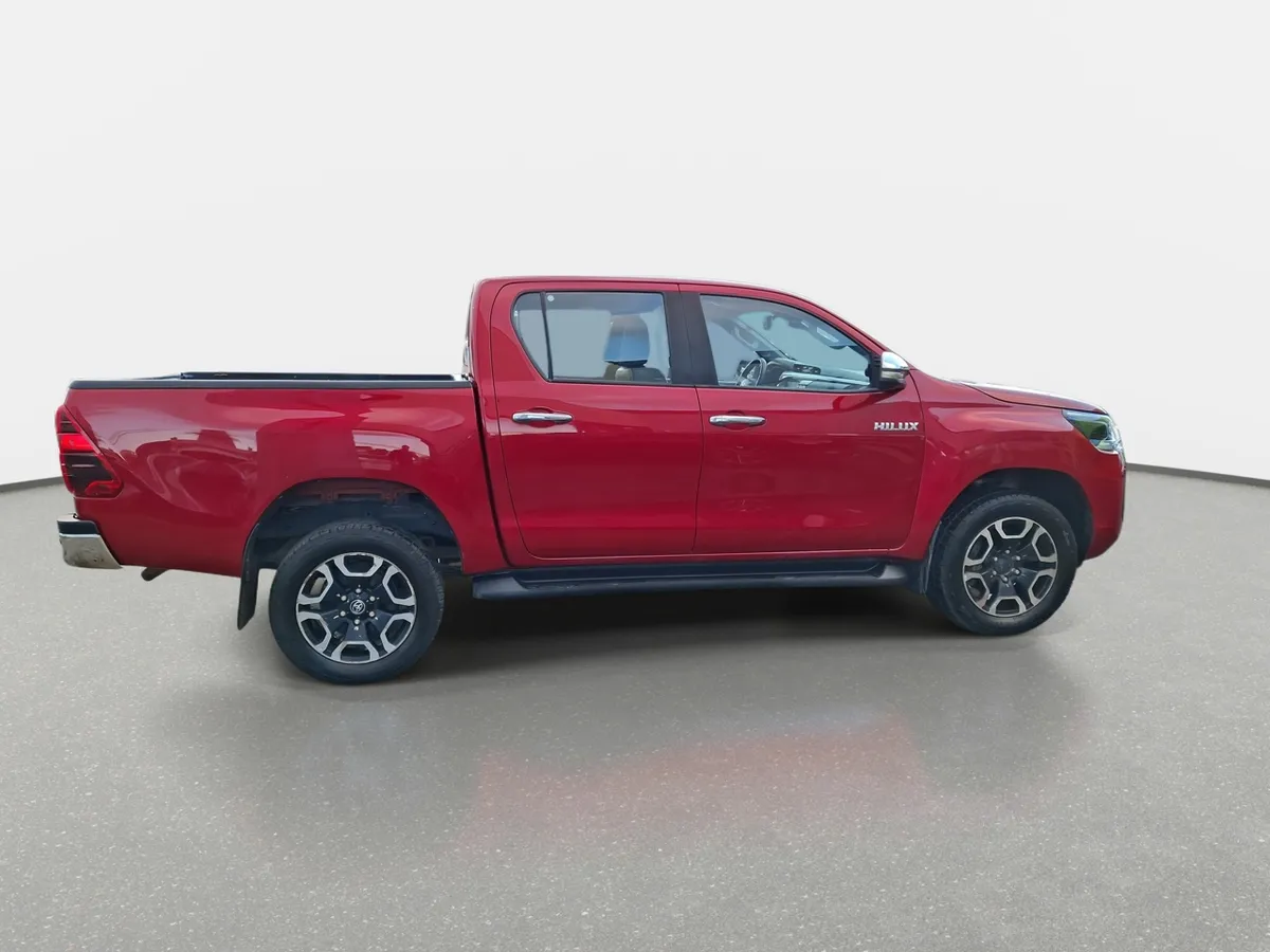 Toyota Hilux 2.8 Srv Diesel 4x4 Dob. Cab. At 4p año 2024