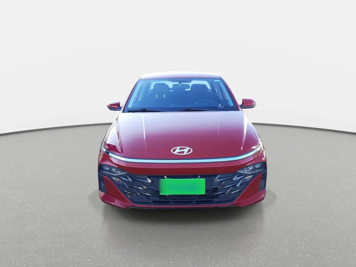 Hyundai Accent 1.5 Design 4x2 Mt 4p año 2024