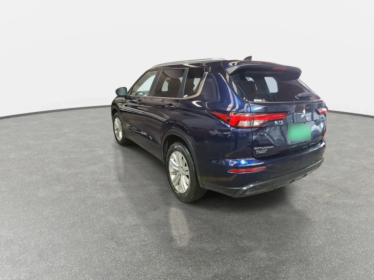 Mitsubishi Outlander 2.5 Gl P 4x2 At 5p año 2024