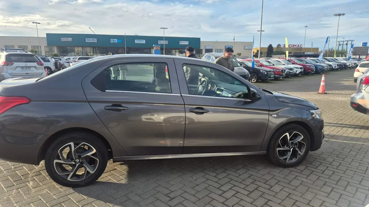 Citroen C-Elysee 1.5 Feel Pack Hdi Diesel 4x2 100 Bvm Mt 4p año 2024