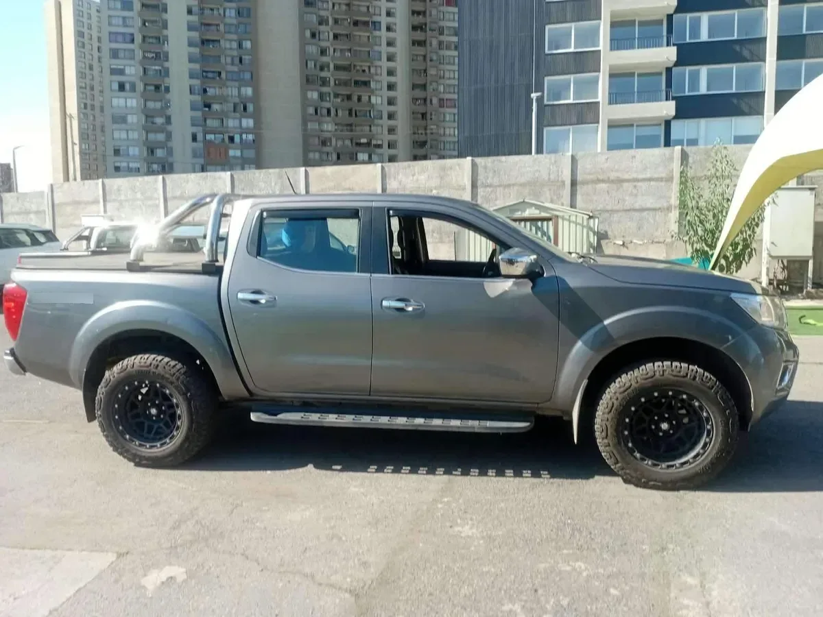 Nissan Np300 2.3 Xe Diesel 2wd Dob. Cab. Mt 4p año 2019