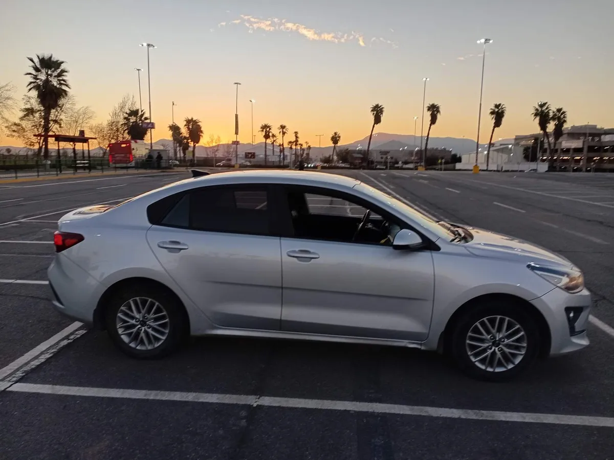 Kia Rio4 1.4 Lx 4x2 Ac Dab 6mt 4p año 2023