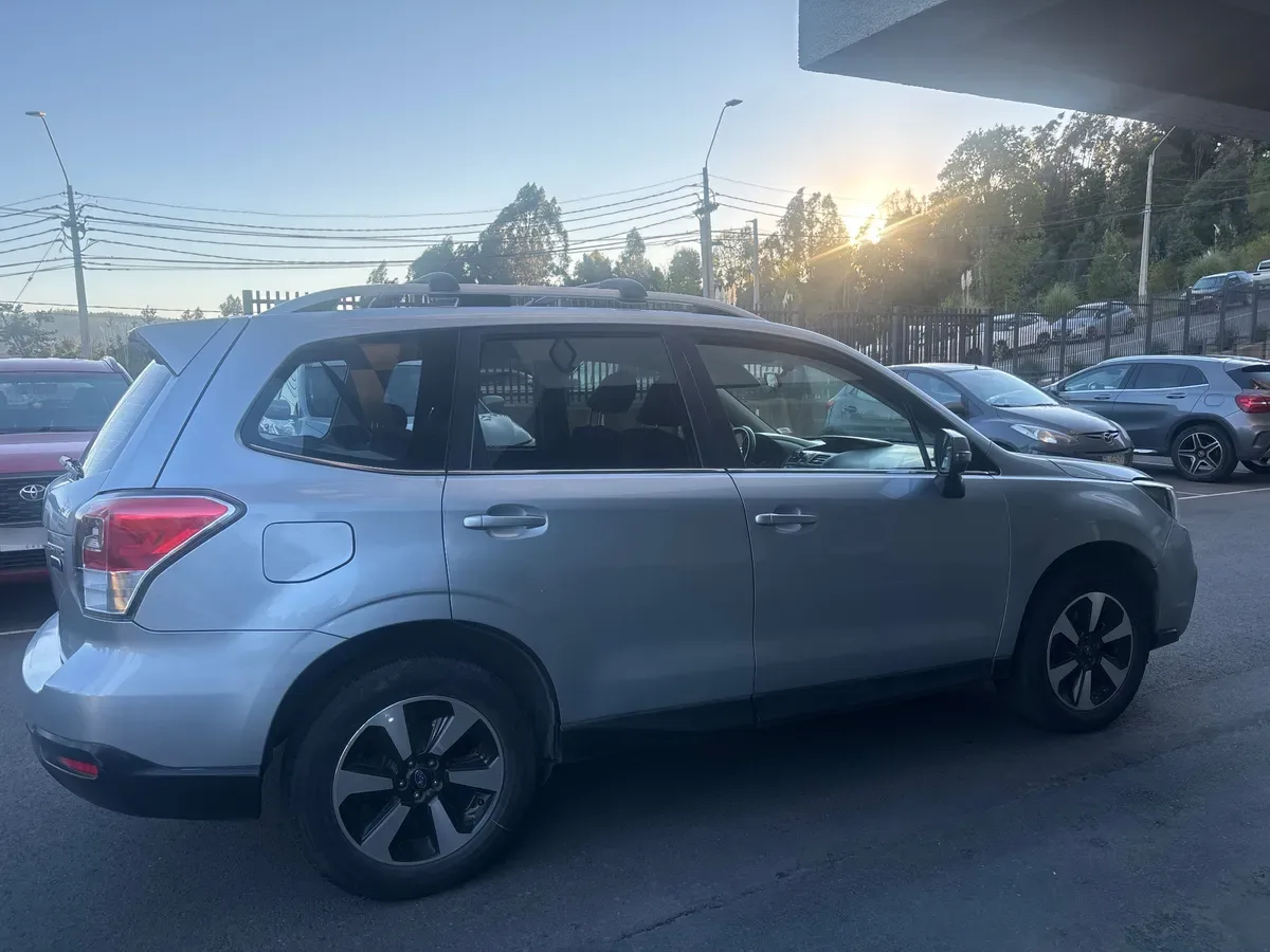 SUBARU FORESTER 2.0 X At 4x4 Diesel año 2018