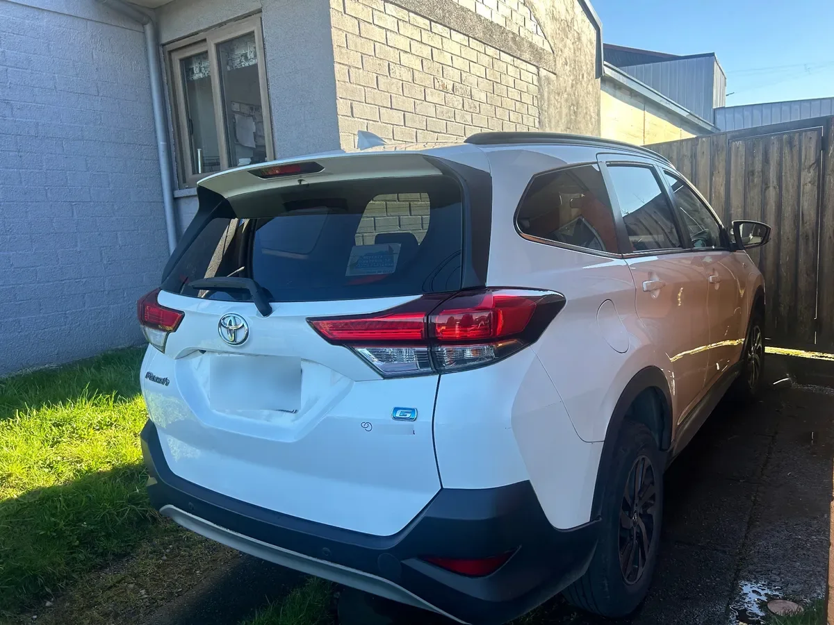 TOYOTA RUSH 1.5 Xei Mt año 2022