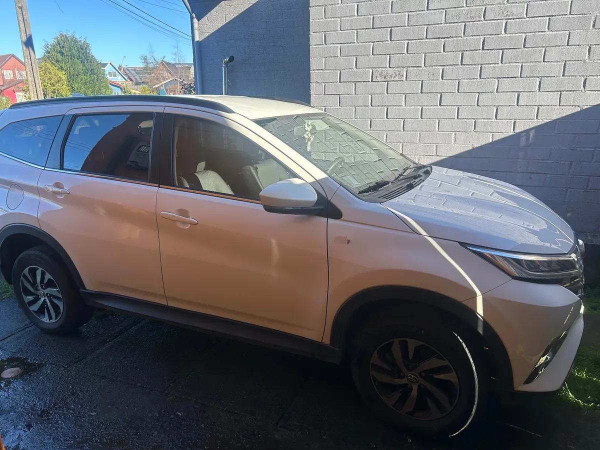 TOYOTA RUSH 1.5 Xei Mt año 2022