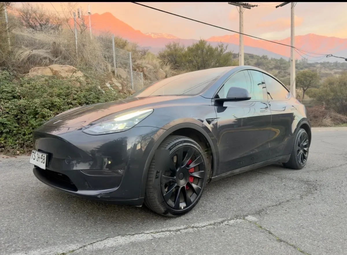 TESLA MODEL Y 0.0 Performance At 4x4 Electrico año 2025