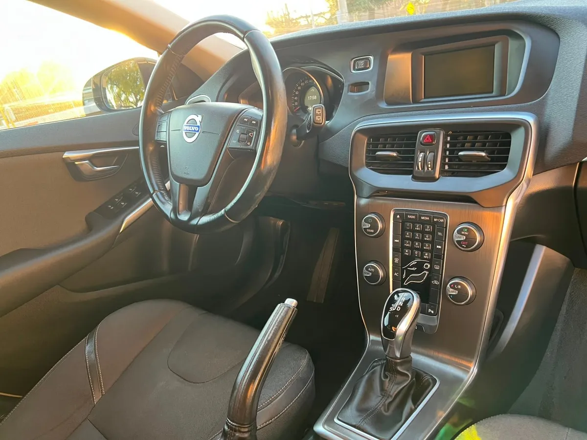 VOLVO V40 1.6 T4 Comfort At año 2014