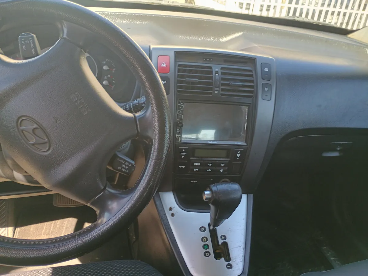 HYUNDAI TUCSON 2.0 Gl 4x2 Mt año 2006