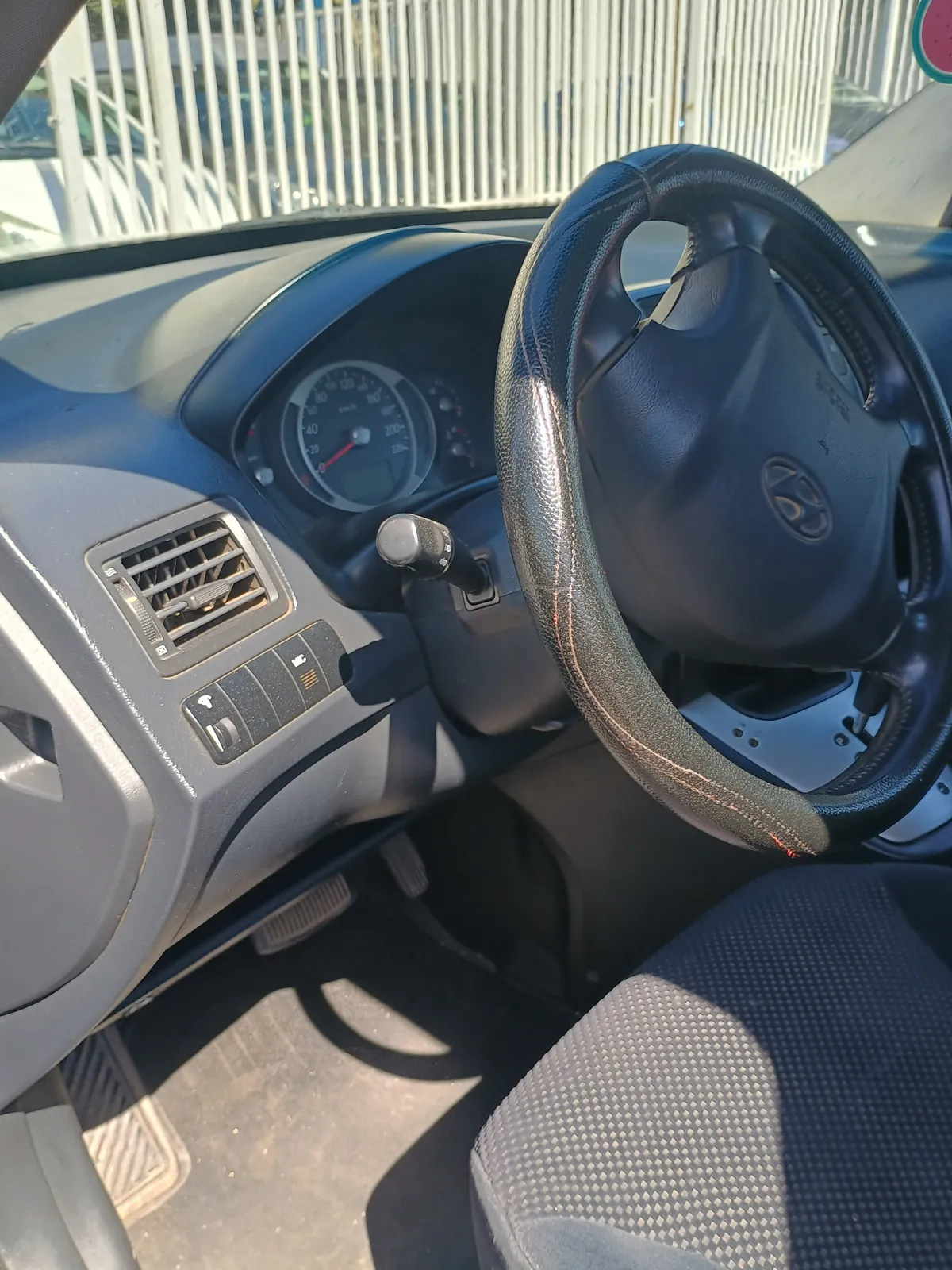 HYUNDAI TUCSON 2.0 Gl 4x2 Mt año 2006