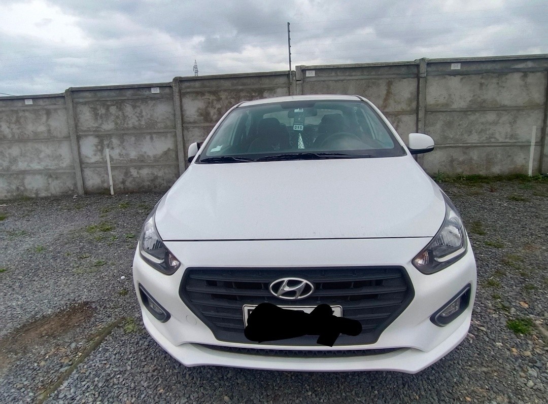 HYUNDAI VERNA 1.4 Cb Black Mt año 2022