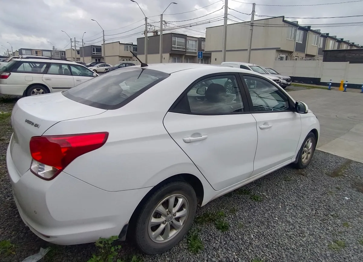 HYUNDAI VERNA 1.4 Cb Black Mt año 2022