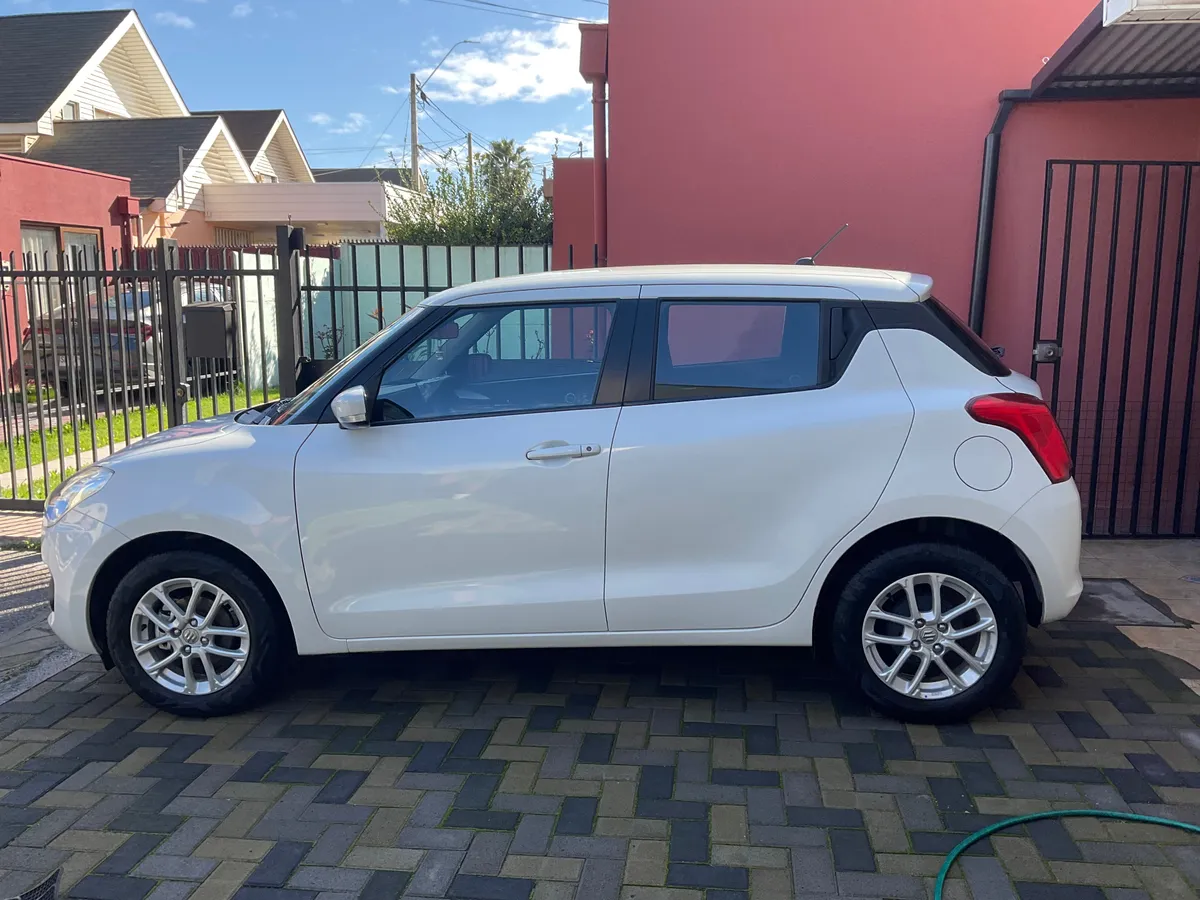 SUZUKI SWIFT 1.2 Gl Mt año 2022