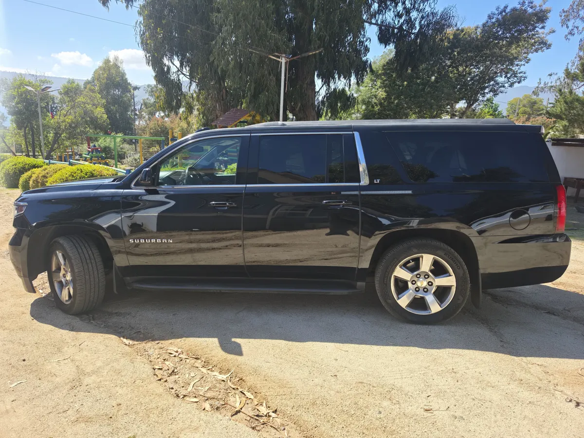 CHEVROLET SUBURBAN 5.3 Lt Iv Su At 4x4 año 2016