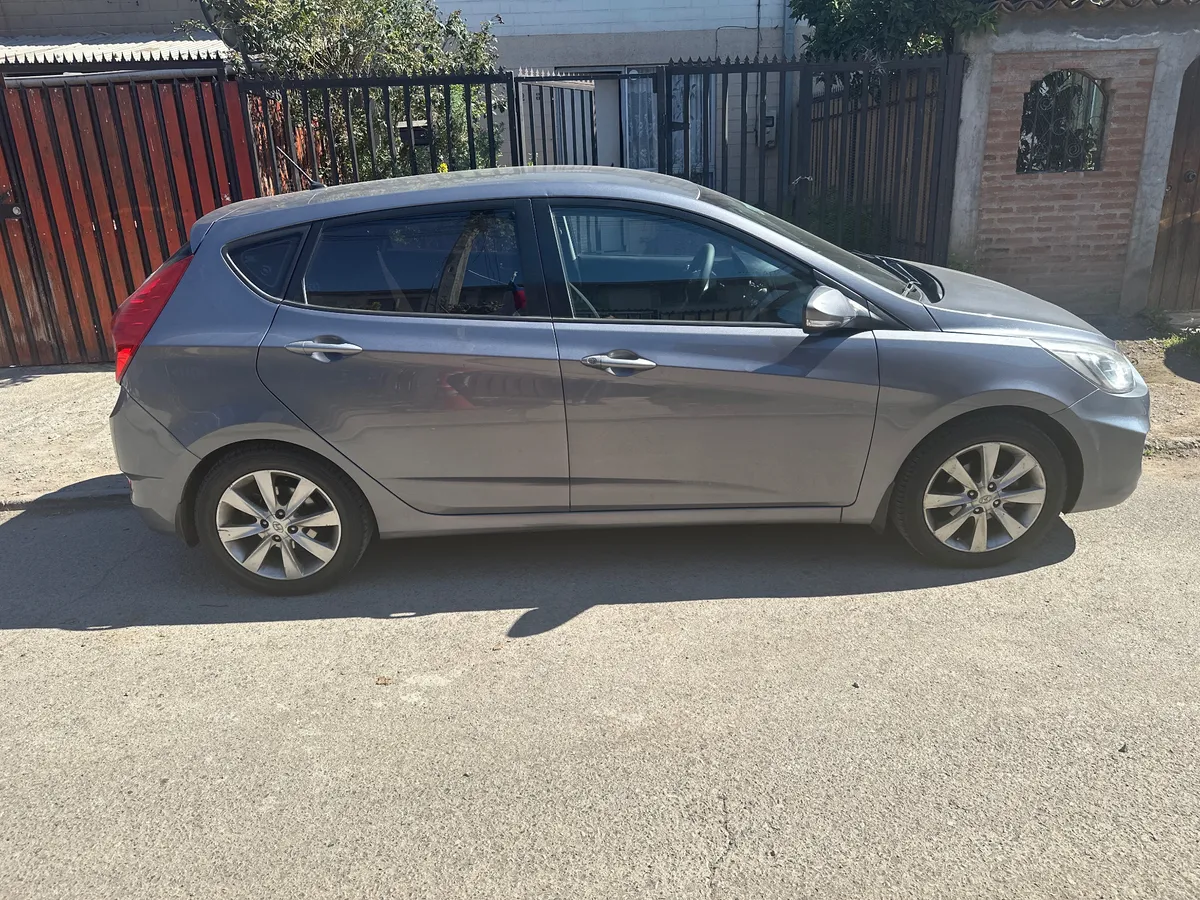 Hyundai Accent 1.4 Rb Gl 2ab Ac Abs At año 2016