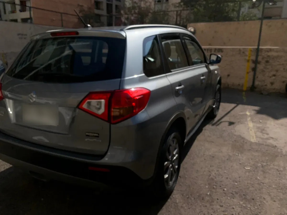 SUZUKI VITARA 1.6 G Glx (bi-Tono) 5p At 4x4 año 2018
