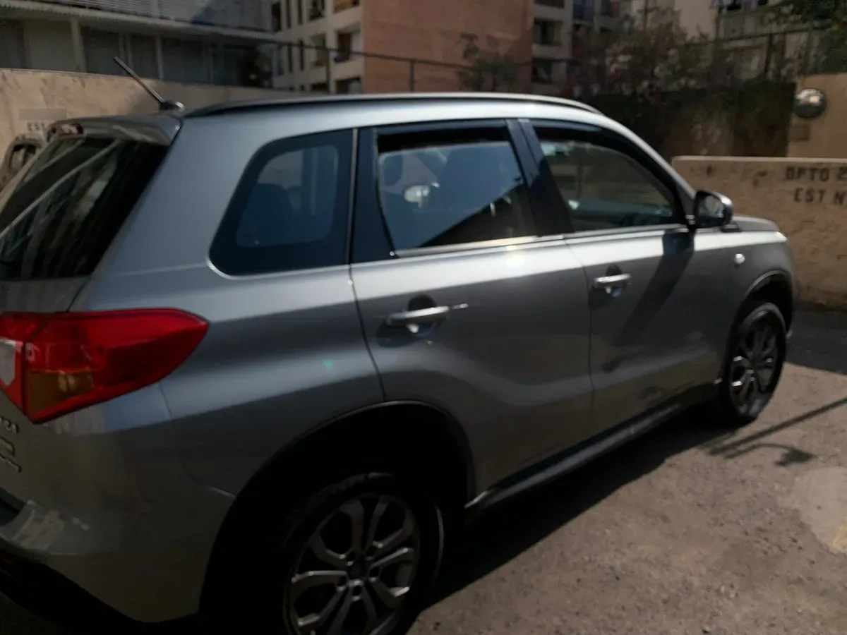 SUZUKI VITARA 1.6 G Glx (bi-Tono) 5p At 4x4 año 2018