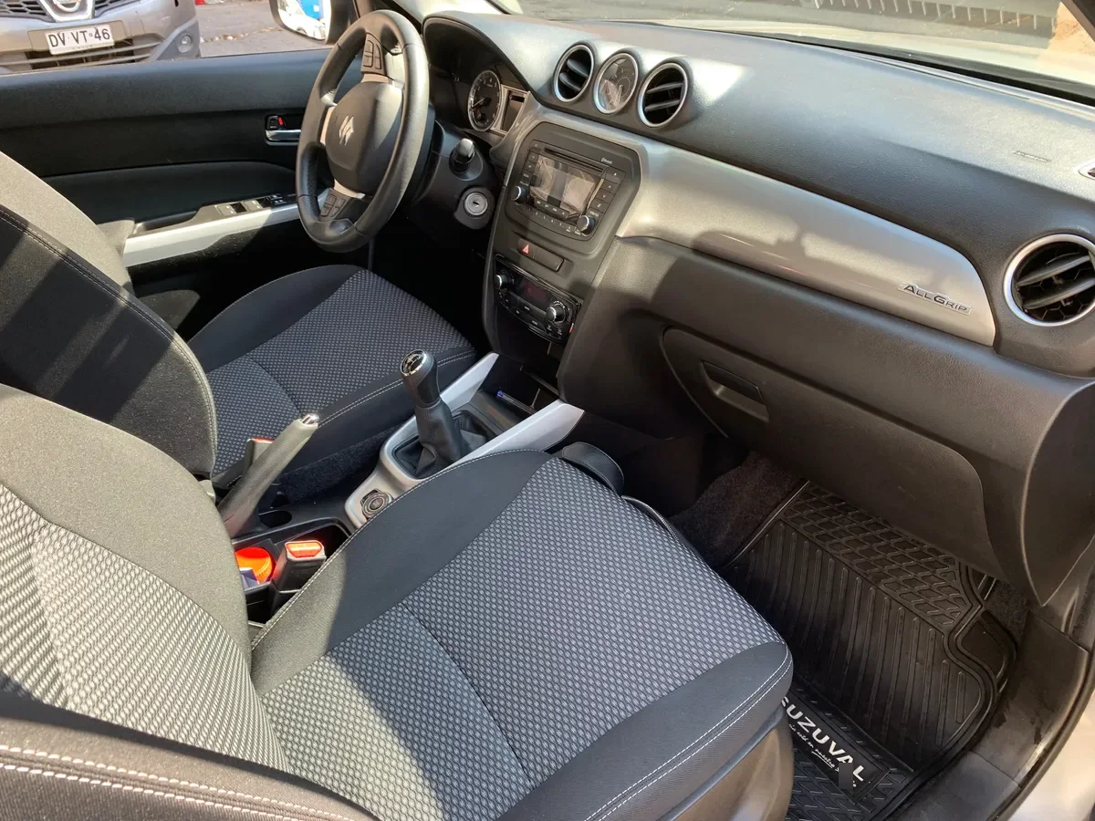 SUZUKI VITARA 1.6 G Glx (bi-Tono) 5p At 4x4 año 2018