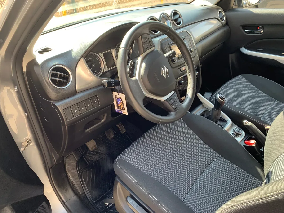 SUZUKI VITARA 1.6 G Glx (bi-Tono) 5p At 4x4 año 2018