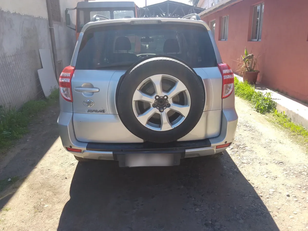 Toyota Rav4 2.5 Advantage Super Lujo 4x2 At año 2010