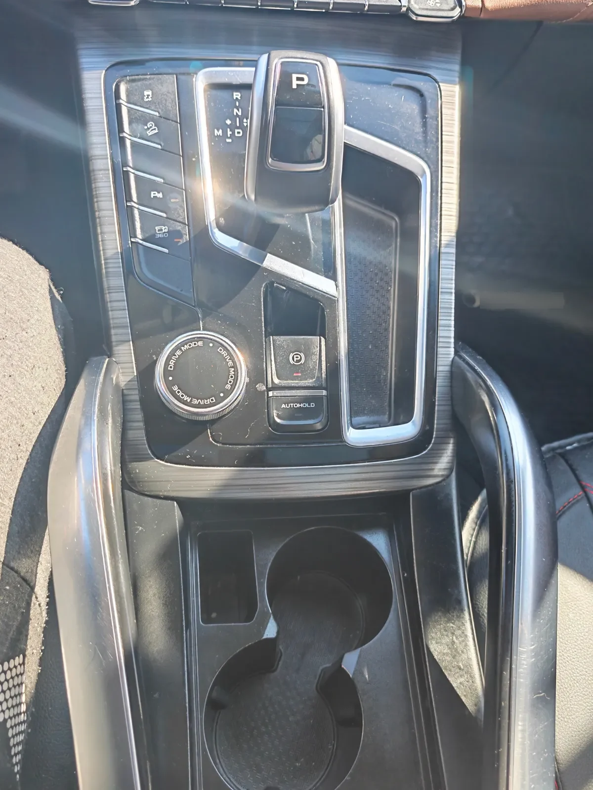 GEELY AZKARRA 1.5 Turbo Luxury At año 2024